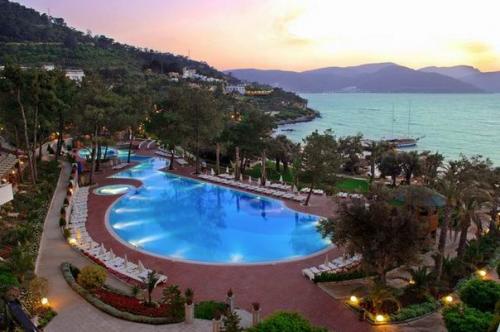 Бодрум (тур.  Bodrum - город - курорт в живописном заливе гёкова на эгейском море (северо-запад Турции, в провинции мугла. 08