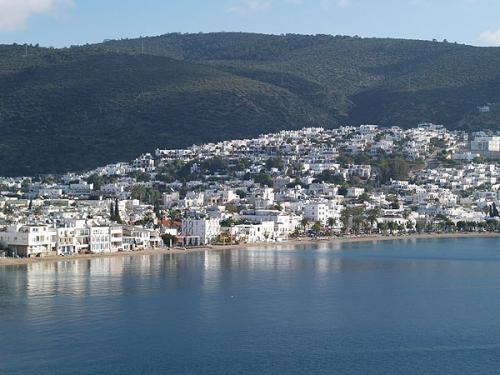 Бодрум (тур.  Bodrum - город - курорт в живописном заливе гёкова на эгейском море (северо-запад Турции, в провинции мугла. 05