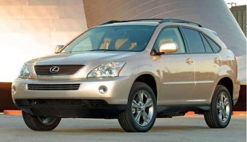 Записка на лобовом стекле автомобиля. 

