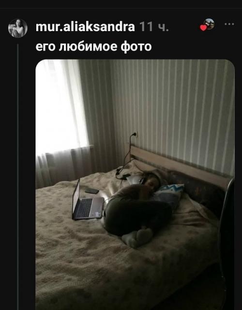 В соцсетях завирусился тред, в котором девушки делятся самыми неловкими и комичными кадрами, сделанными их мужьями во имя Высокого Искусства. 03