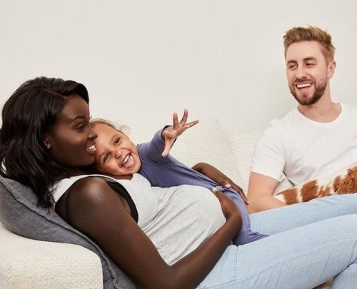 Джейми и Никки перкинс - краcивая межрасовая пара из Авcтралии: как выглядят их дeти. 08