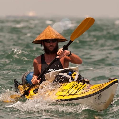 Джейсон Льюис стал первым человеком, совершившим кругосветное путешествие исключительно на силе собственных мышц. 03