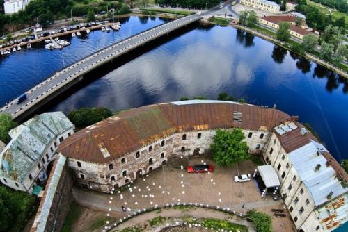 Выборг, один из самых красивых городов России, отнюдь не исконно русский город. 08