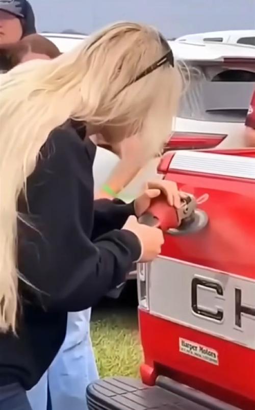 Легендарная роспись болгаркой на машине - это настоящий 