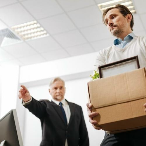 Компании по всему миру начали снова принимать уволенных сотрудников. 01