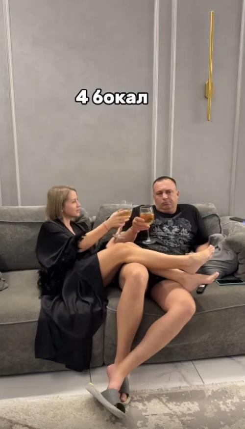 С каждым бокалом появляется желание, только вот не переборщи! 

