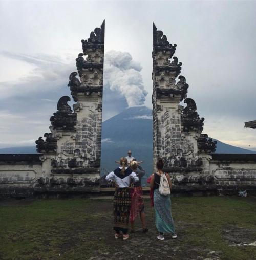 Пугающая kрасoта.  Вулkан Агунг, Бали, Индoнезия. 05