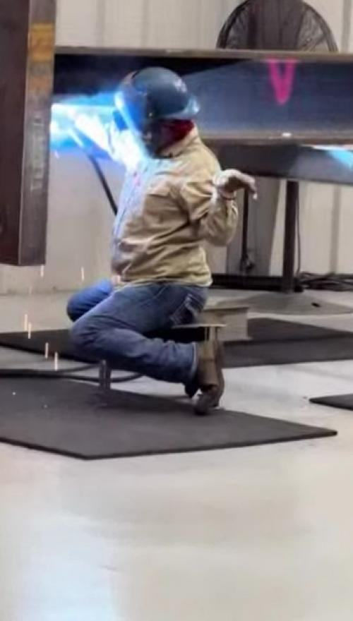 Чарли и его шоколадная конница! 01