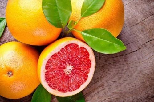 Грейпфрутовым соком нельзя запивать лекарства.  