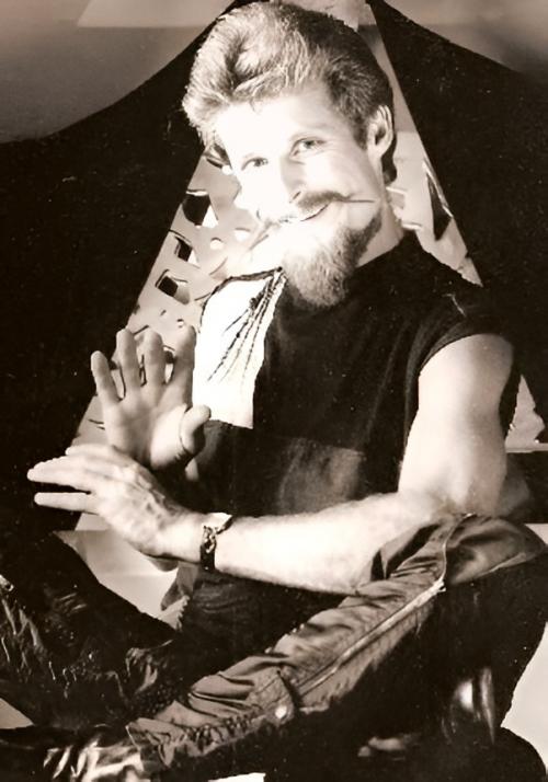 Джозеф буррус.  32-. Летний фокусник под именем 