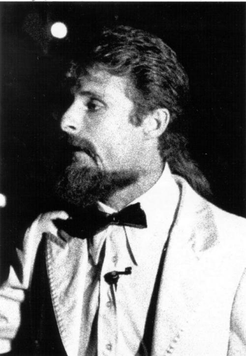 Джозеф буррус. 32-. Летний фокусник под именем Удивительный Джо выступал. 01 Джозеф буррус. 32-. Летний фокусник под именем Удивительный Джо выступал. 01