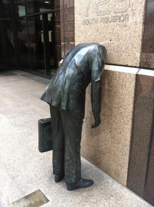 Памятник трудоголику в Лос-анджелесе.
