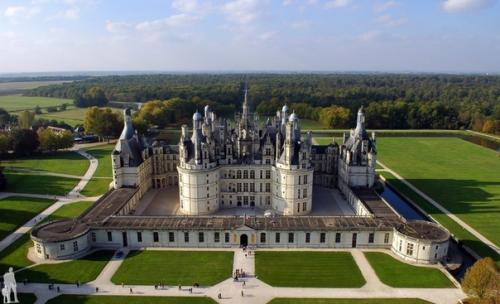 Замок шамбор - жемчужина французского ренессанса.