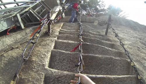 Самые страшные и опасные лестницы мира. 06