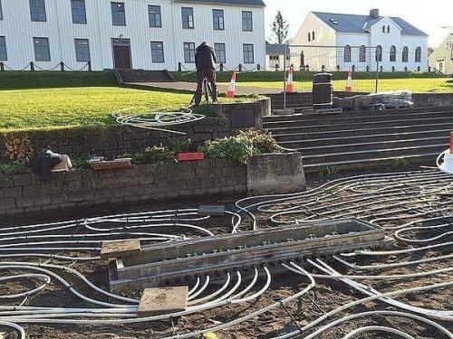 Тротуары в Исландии.

Зима прошла.  