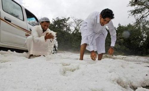 Что бывает когда в саудовской Аравии выпадает снег. 01