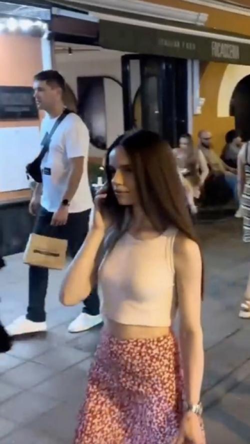 В западных социальных сетях активно обсуждают видео, снятое на улицах Москвы. 01