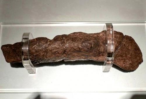 В 1972 году в Йорке был обнаружен уникальный исторический артефакт - крупнейший образец человеческих экскрементов, вероятно, оставленный викингом. 01