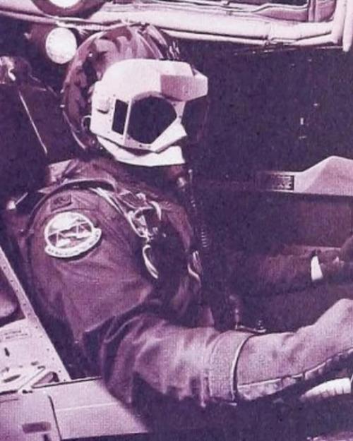 Очки Plzt - поляризующийся ЦТС (цирконат - титанат свинца. 02