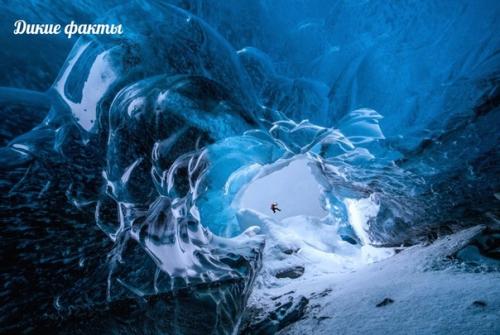 Ледяная пещера нa югe Иcлaндии.