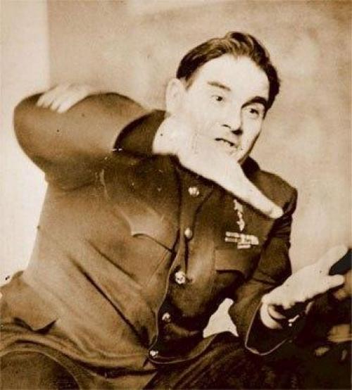 Почему побег из плена на самолете летчика Девятаева изменил ход войны? 

