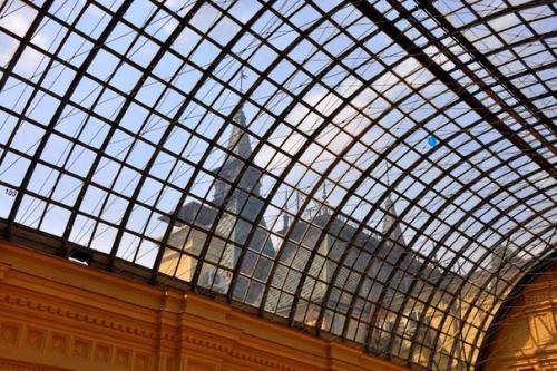 Гум - легендарный торговый центр в самом центре столицы, Россия. 06