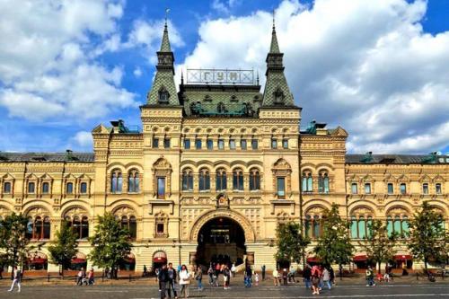 Гум - легендарный торговый центр в самом центре столицы, Россия. 01