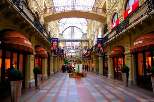 Гум - легендарный торговый центр в самом центре столицы, Россия. 05