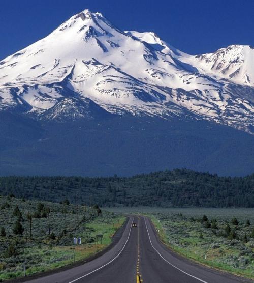 Самая большая гора в мире продолжает расти! 

