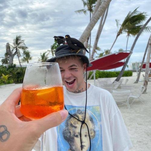 Выяснилось, что элджей и ивлеева расстались спустя 2 года брака - об этом артист рассказал в своём новом треке! 04