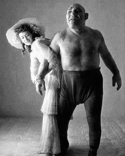 Морис Тилле, прозванный Французским Ангелом, был не просто борцом - он был человеком, в котором удивительным образом сочетались сила и нежность. 06