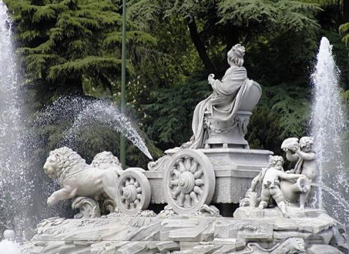 Фонтан сибелес.  Фонтан сибелес - одна из самых известных достопримечательностей Мадрида. 03