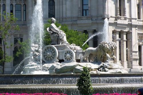 Фонтан сибелес.  Фонтан сибелес - одна из самых известных достопримечательностей Мадрида. 02