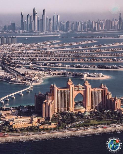 Oгдa дoхoды oт нeфти нa блaгo cтpaны идут. 02