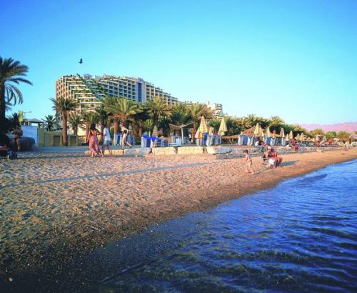 Эйлат, израиль.  Главные предметы гордости Эйлата, расположившегося в самом сухом регионе израиля, - это море, горы и солнце. 03