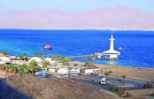 Эйлат, израиль.  Главные предметы гордости Эйлата, расположившегося в самом сухом регионе израиля, - это море, горы и солнце. 09