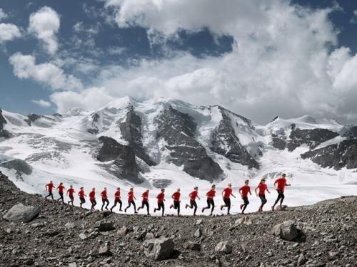 Самая рискованная фотосессия 2015 года развернулась на легендарной вершине маттерхорн.