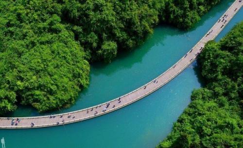 Аллея над водой в Китае. 05