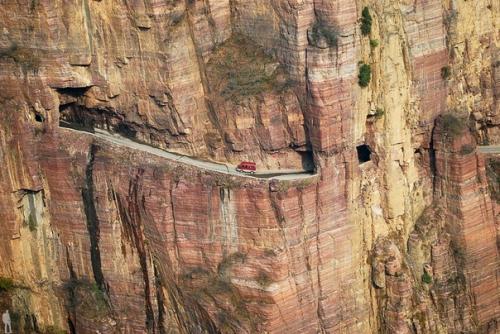 Топ - 10 самых опасных дорог в мире. 04